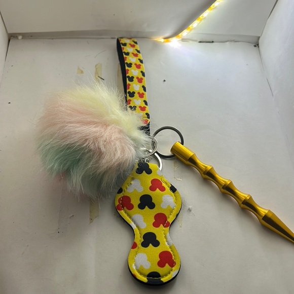 none-accessories-mickey-mouse-defense-keychain-with-window-breaker